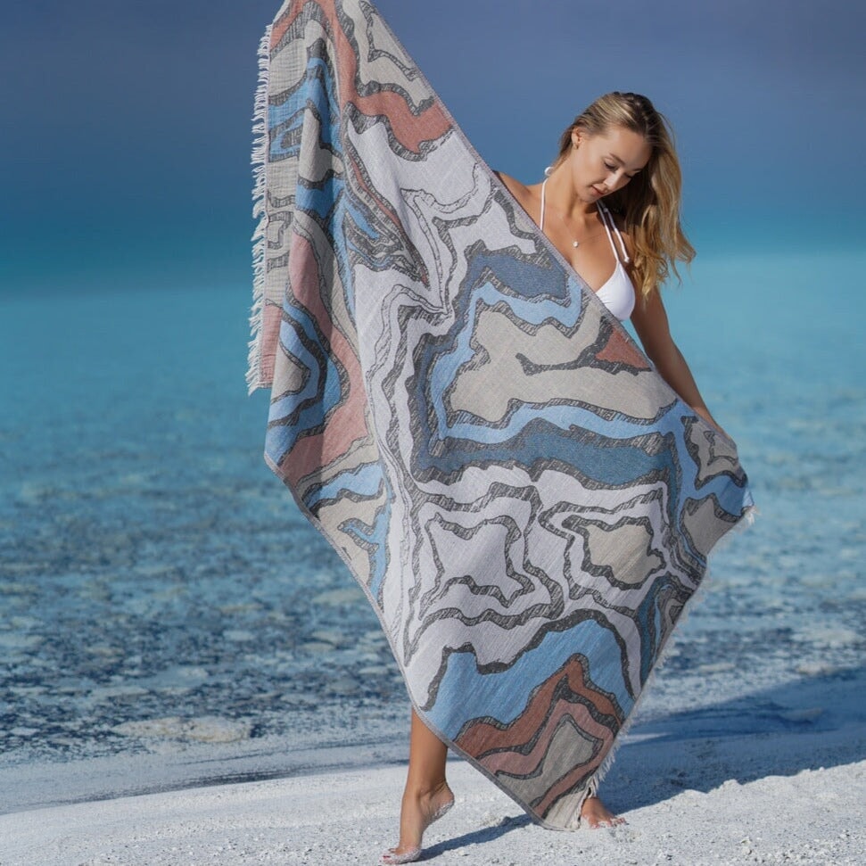 How to Choose the Right Beach Towel: Size, Material, and Design Tips