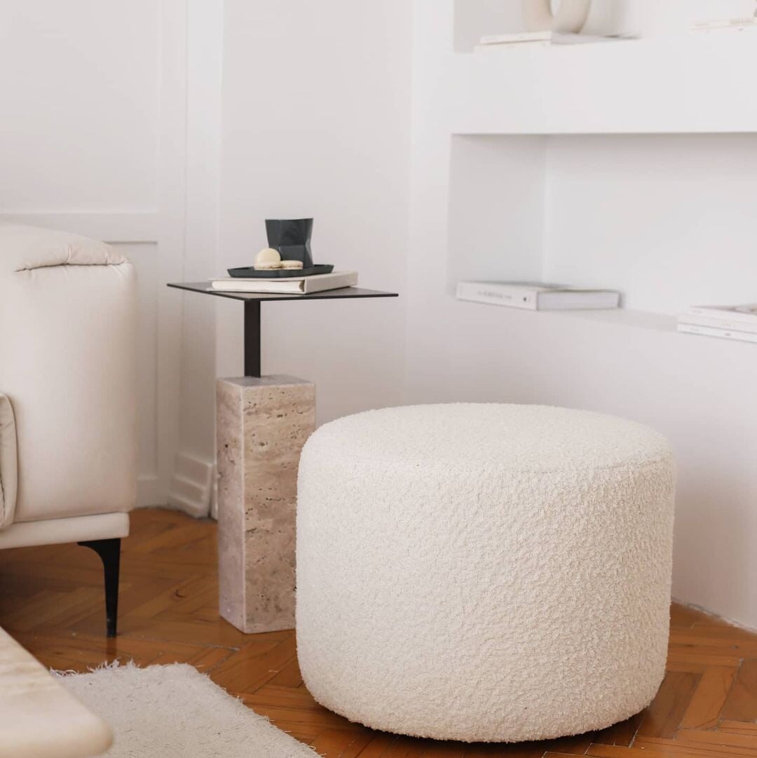 Chairs and Poufs – The Loomia