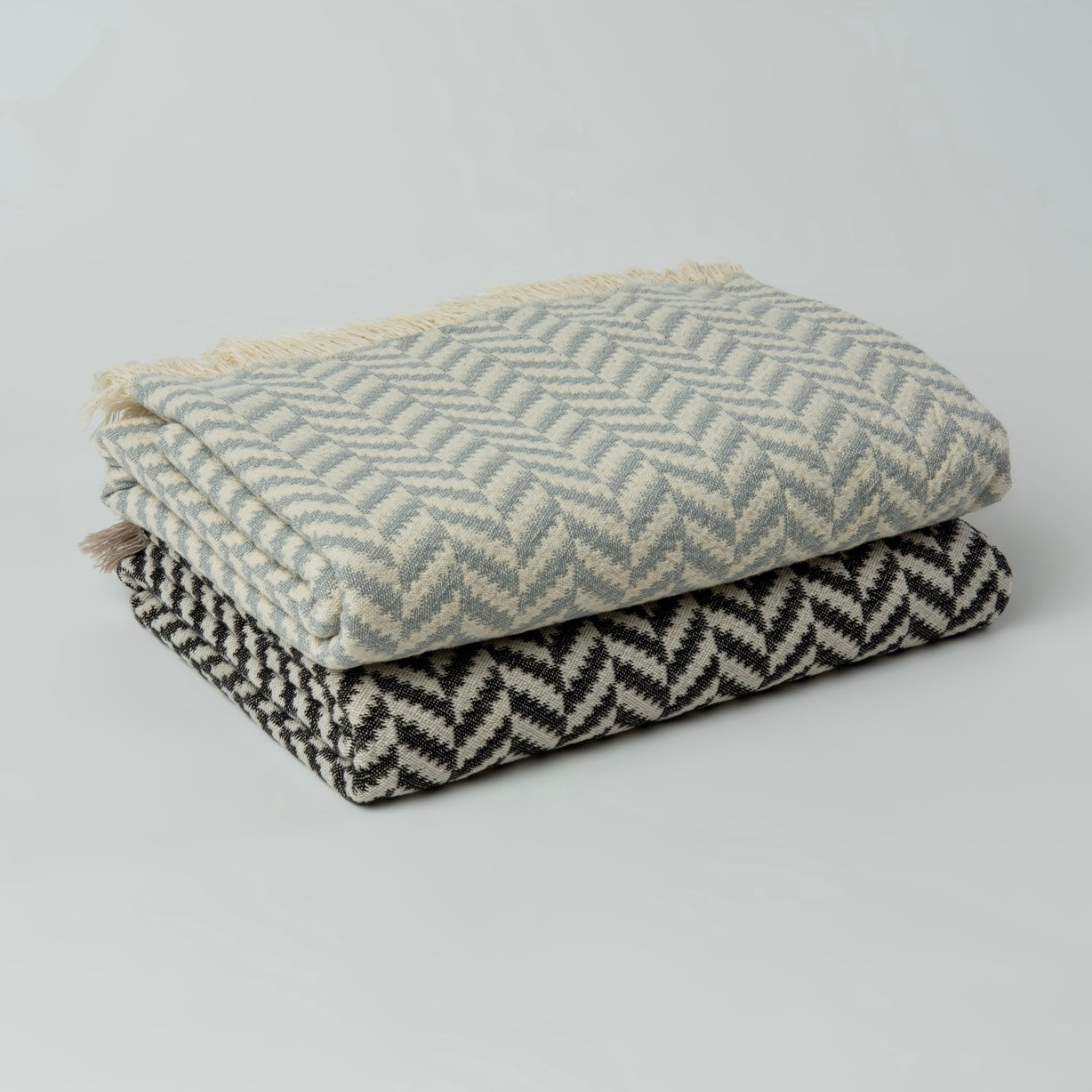 AMCA 100 TURKISH COTTON THROW BLANKET The Loomia